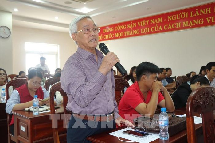 Ông Phạm Thái Bình, Tổng Giám đốc công ty Cổ phần Nông nghiệp Công nghệ cao Trung An, kiến nghị cơ quan thuế tháo gỡ rào cản từ thủ tục liên doanh lỗi thời. Ảnh: Thu Hiền - TTXVN