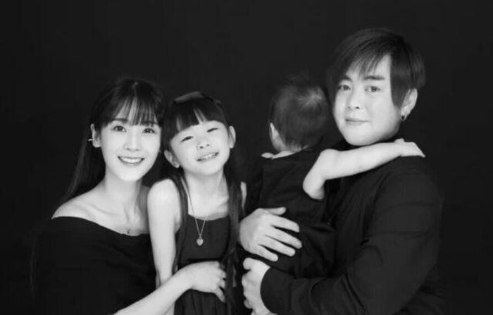 Gia đình của Moon Hee Jun và So Yul (Nguồn: Koreaboo)