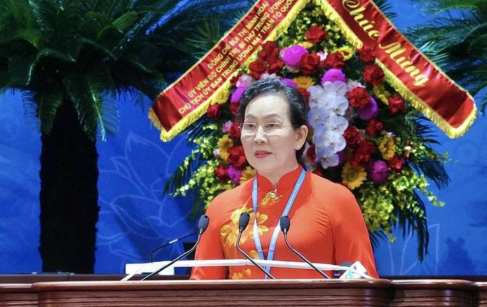 Bà Lê Thị Thủy, Ủy viên TƯ Đảng, Phó Chủ tịch Ủy ban Trung ương MTTQ Việt Nam, Chủ tịch Hội LHPN Việt Nam, phát biểu khai mạc phiên trọng thể Đại hội đại biểu Phụ nữ toàn quốc lần thứ XIV