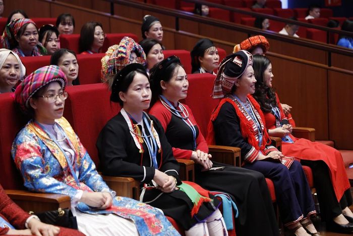 Các đại biểu tham dự Đại hội đại biểu Phụ nữ toàn quốc lần thứ XIV