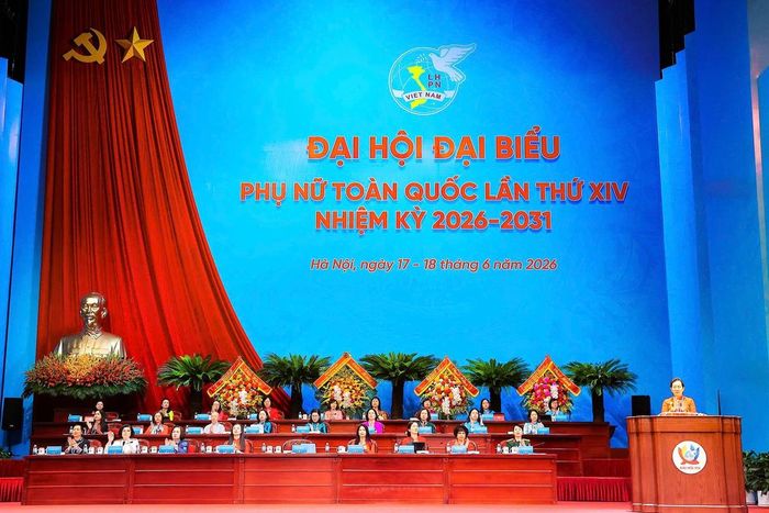 Đoàn Chủ tịch làm việc tại Đại hội