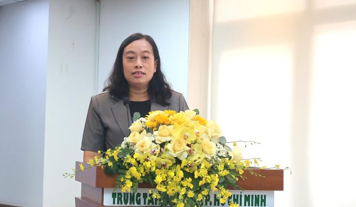 Bà Nguyễn Đình Như Hương, Giám đốc Trung tâm Báo chí TPHCM phát biểu.