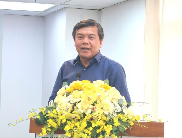 Ông Tăng Hữu Phong, Phó Trưởng Ban Tuyên giáo và Dân vận Thành ủy TPHCM phát biểu tại buổi lễ.