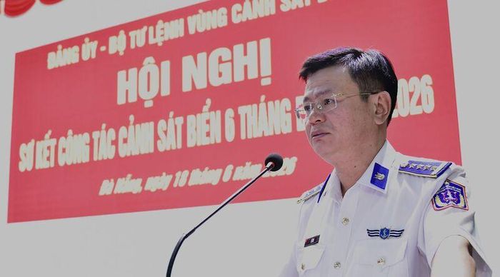  Đại tá Lê Huy, Chính ủy Vùng Cảnh sát biển 2 phát biểu tại hội nghị. Ảnh: Nam Trung