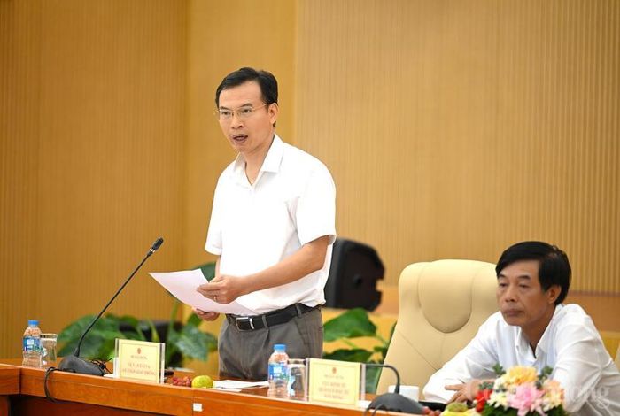 Ông Trần Hữu Minh - Phó Vụ trưởng Vụ Vận tải và An toàn giao thông phát biểu tại họp báo. Ảnh: Nguyên Khánh