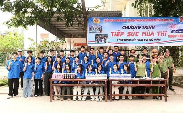 Đoàn viên, thanh niên phường Hạc Thành tham gia chương trình “Tiếp sức mùa thi” năm 2026.