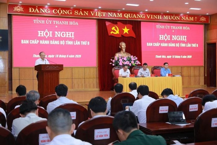 Giám đốc Sở Tài chính Lê Trọng Thụ trình bày Tờ trình về việc phê chuẩn quyết toán thu ngân sách nhà nước trên địa bàn; quyết toán thu, chi ngân sách địa phương tỉnh Thanh Hóa năm 2025.