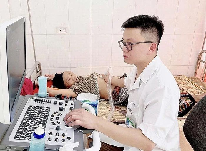 Người dân xã Tam Thanh được khám sức khỏe miễn phí từ chương trình tình nguyện “Chung tay vì sức khỏe cộng đồng".