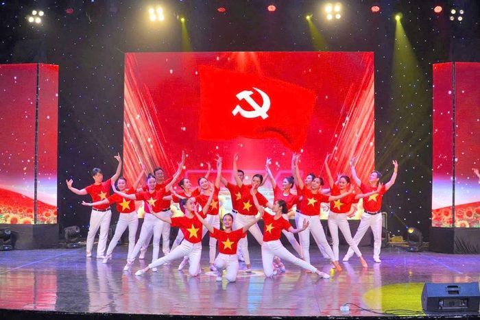 Chương trình nghệ thuật với chủ đề “Niềm tin dâng Đảng” phát trên sóng của Báo và Phát thanh, truyền hình Thanh Hóa.