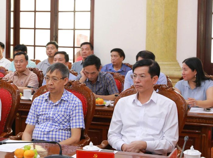 Các nhà báo dự buổi gặp mặt.