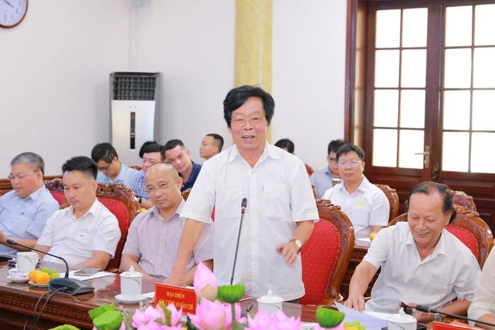 Nhà báo Cao Ngọ phát biểu tại buổi gặp mặt.