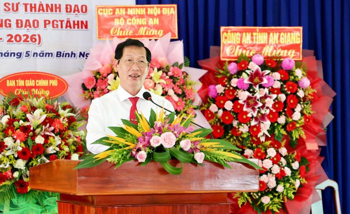 Phó Chủ tịch UBND tỉnh An Giang Lê Văn Phước phát biểu tại đại lễ.