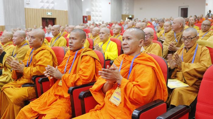Các đại biểu thống nhất suy cử Ban Trị sự Giáo hội Phật giáo Việt Nam tỉnh An Giang nhiệm kỳ 2026 - 2031 gồm 105 vị.