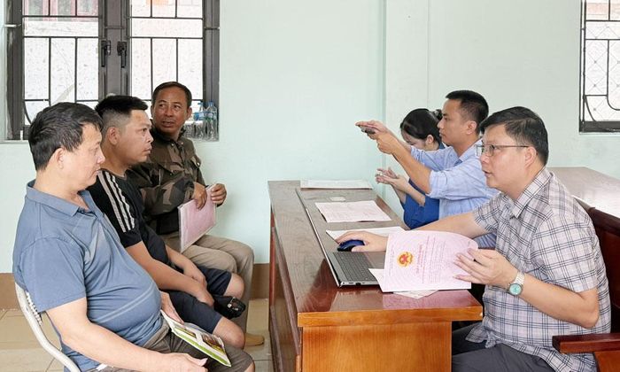  Cập nhật, làm sạch dữ liệu đất đai tại tổ dân phố Núi Ô, phường Cảnh Thụy. 