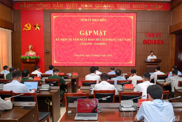 Toàn cảnh buổi gặp mặt.