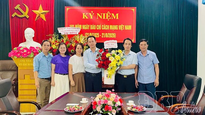 Sở Văn hóa, Thể thao và Du lịch chúc mừng Báo và phát thanh, truyền hình Điện Biên.