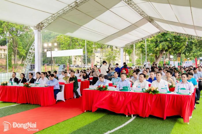 Toàn cảnh lễ mít tinh và phát động trồng cây tại tỉnh Lạng Sơn ngày 16-6. Ảnh: C.P. Việt Nam