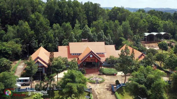 Khu Bảo tồn văn hóa dân tộc S’tiêng sóc Bom Bo - nơi lưu giữ những giá trị lịch sử cách mạng và bản sắc văn hóa đặc sắc của đồng bào Stiêng. Ảnh: Tiến Dũng