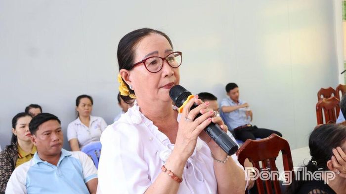 Cử tri phát biểu ý kiến.