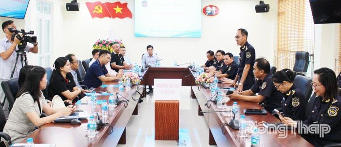 Quang cảnh buổi họp mặt.