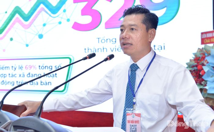 Đồng chí Lê Quang Cường, Chủ tịch Liên minh Hợp tác xã tỉnh Đồng Tháp nhiệm kỳ 2020 - 2025 báo cáo kiểm điểm của Ban Chấp hành, Ban Thường vụ, Thường trực Liên minh Hợp tác xã tỉnh nhiệm kỳ 2020 - 2025.