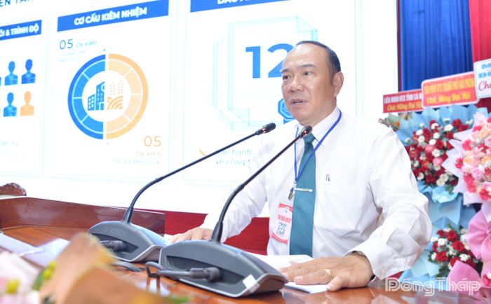 Đồng chí Lê Minh Khánh, Phó Chủ tịch Liên minh Hợp tác xã tỉnh Đồng Tháp báo cáo hoạt động của Ban Kiểm tra Liên minh Hợp tác xã tỉnh nhiệm kỳ 2020 - 2025.