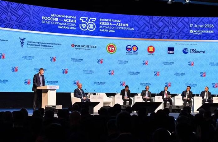  Bộ trưởng Phát triển Kinh tế Nga Maxim Reshetnikov phát biểu tại Diễn đàn Doanh nghiệp Nga-ASEAN. Ảnh: THX 