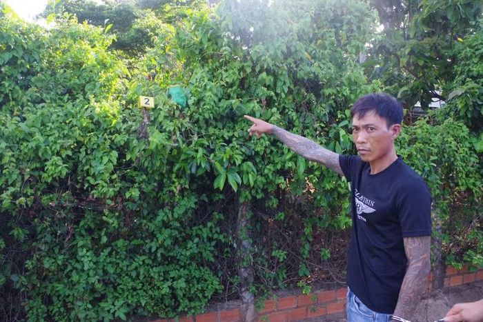  Đối tượng Lộc đã giấu ma túy vào bụi cây bên đường để bán cho các con nghiện trên địa bàn. Ảnh: Chí Trung 