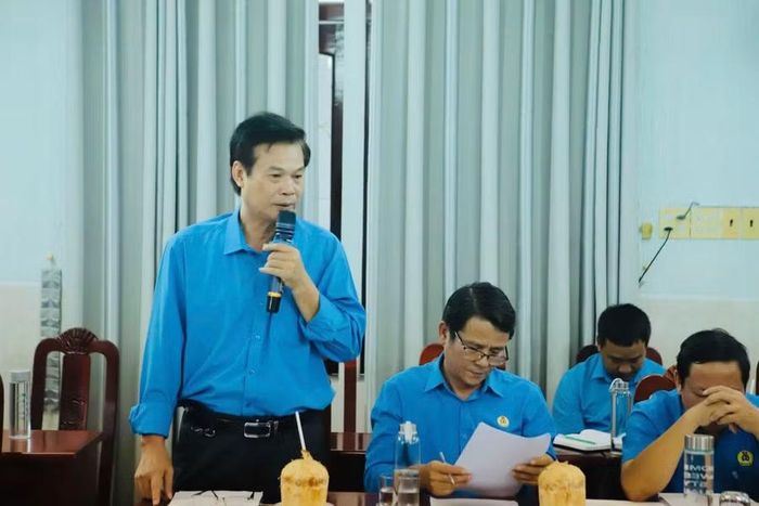  Ông Bùi Đức Thăng - Chủ tịch Công đoàn Công ty In Nhân dân Bình Định phát biểu ý kiến tại buổi làm việc. Ảnh: Ngô Sương 