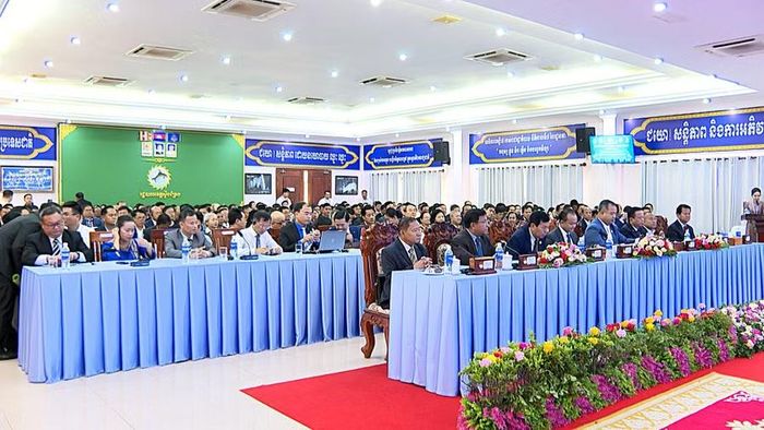 Các đại biểu tham dự hội nghị. Ảnh: R'Piên