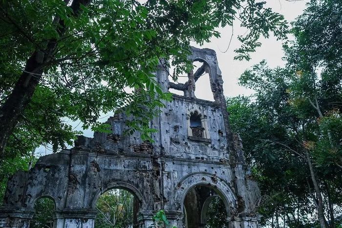  Nhà thờ cổ H'Bâu. Ảnh: Hoàng Ngọc 