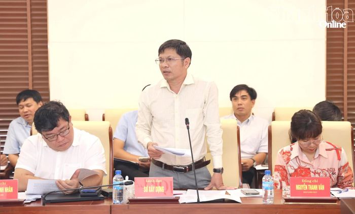 Lãnh đạo Sở Xây dựng báo cáo tiến độ giải phóng mặt bằng Dự án Đường sắt tốc độ cao trên trục Bắc - Nam.