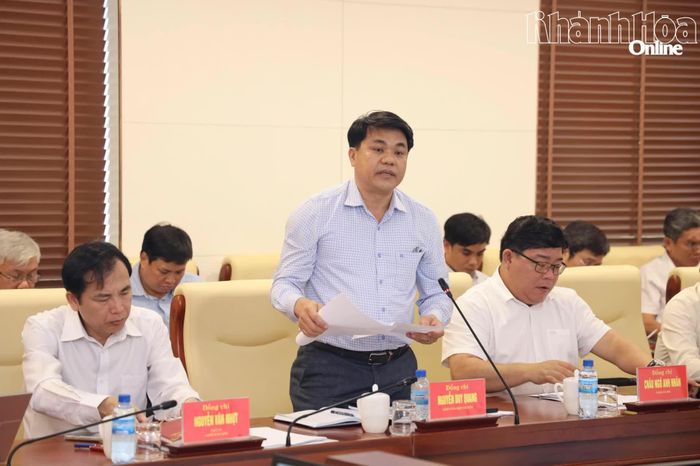 Lãnh đạo Sở Nông nghiệp và Môi trường báo cáo tiến độ giải phóng mặt bằng các dự án trọng điểm, động lực.