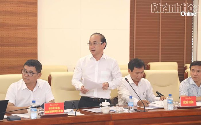 Lãnh đạo xã Phước Dinh báo cáo tình hình giải phóng mặt bằng Dự án Nhà máy điện hạt nhân Ninh Thuận 1.