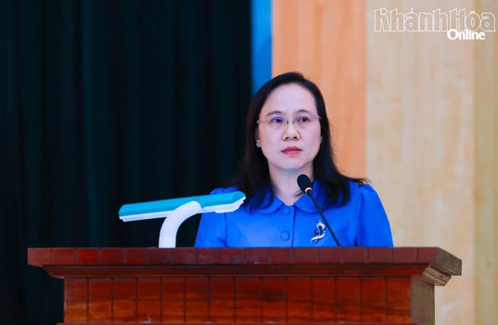 Bà Châu Thị Thanh Hà - Bí thư Đảng ủy phường Phan Rang phát biểu tại hội nghị.