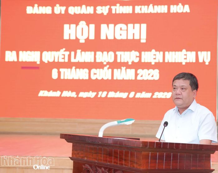 Bí thư Tỉnh ủy Trần Phong phát biểu kết luận hội nghị.