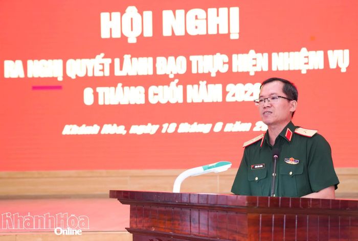 Thiếu tướng Lương Đình Chung phát biểu tại hội nghị.