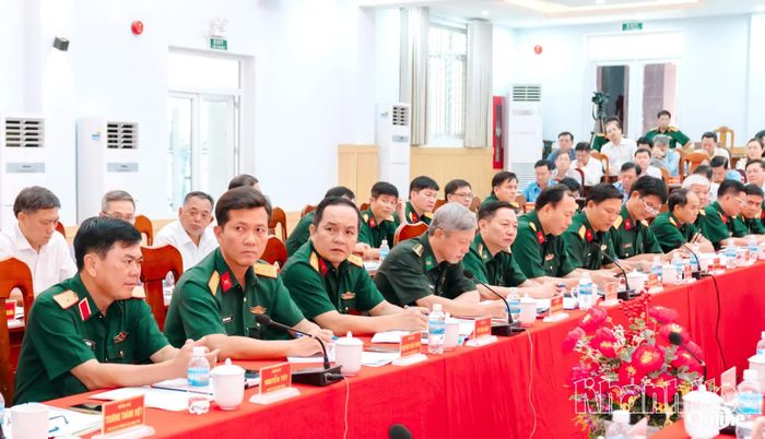 Các đại biểu dự hội nghị.