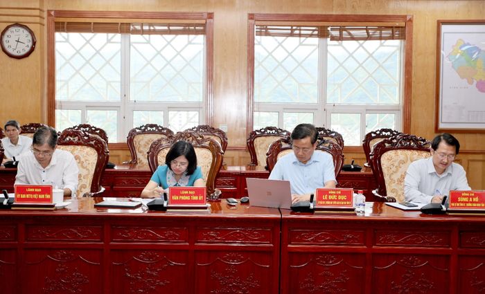 Đại biểu dự cuộc họp.