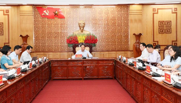 Quang cảnh cuộc họp.