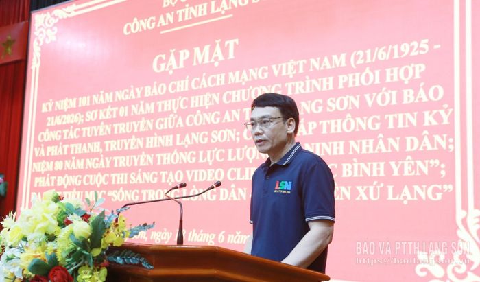 Đồng chí Nguyễn Đông Bắc, Tỉnh ủy viên, Giám đốc Báo và Phát thanh, Truyền hình Lạng Sơn phát biểu tại chương trình