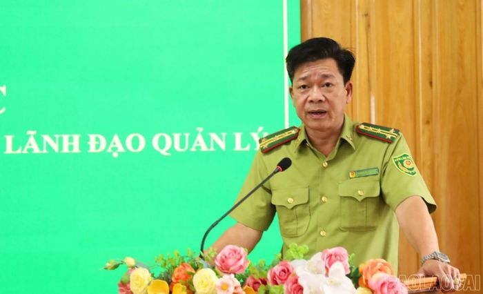 Lãnh đạo Chi cục Kiểm lâm Lào Cai phát biểu khai mạc lớp tập huấn.
