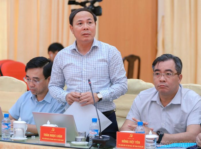 Lãnh đạo các ban, sở, ngành của tỉnh phát biểu tại buổi làm việc.