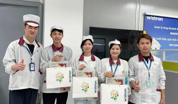 Sinh viên Trường Cao đẳng Lào Cai được các doanh nghiệp khen thưởng trong thời gian thực tập.
