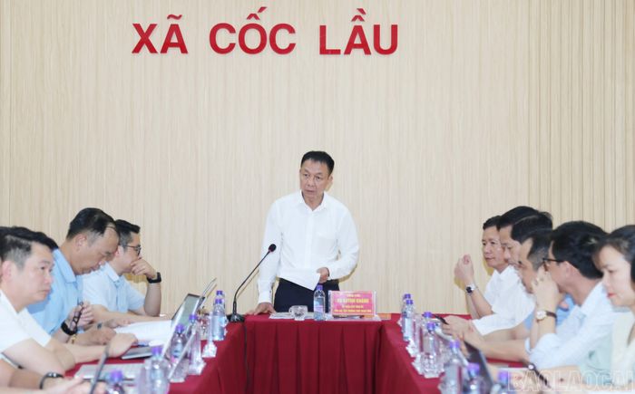 Đồng chí Vũ Quỳnh Khánh - Phó Chủ tịch Thường trực HĐND tỉnh phát biểu kết luận.