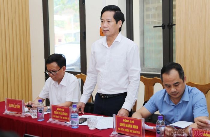 Đồng chí Trần Xuân Thảo - Bí thư Đảng ủy xã Bảo Nhai nêu một số đề xuất, kiến nghị.