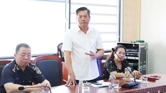 Các đại biểu doanh nghiệp trao đổi, kiến nghị một số nội dung liên quan đến hoạt động thương mại, logistics và xuất nhập khẩu.