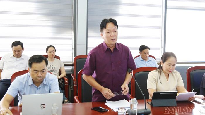 Lãnh đạo Sở Công Thương báo cáo tại buổi làm việc.