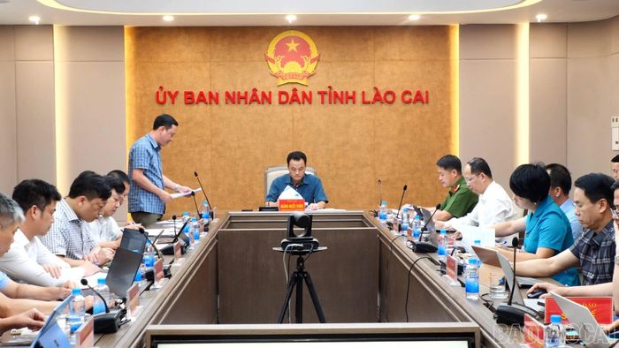 Các đại biểu tham gia phát biểu tại hội nghị.
