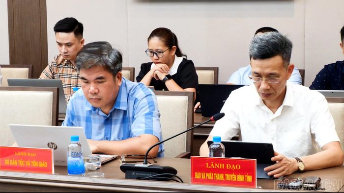 Các đại biểu tham dự hội nghị.